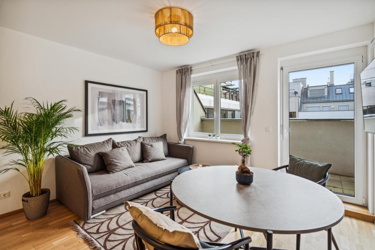 Design Apartments In Favoriten Wina Bagian luar foto