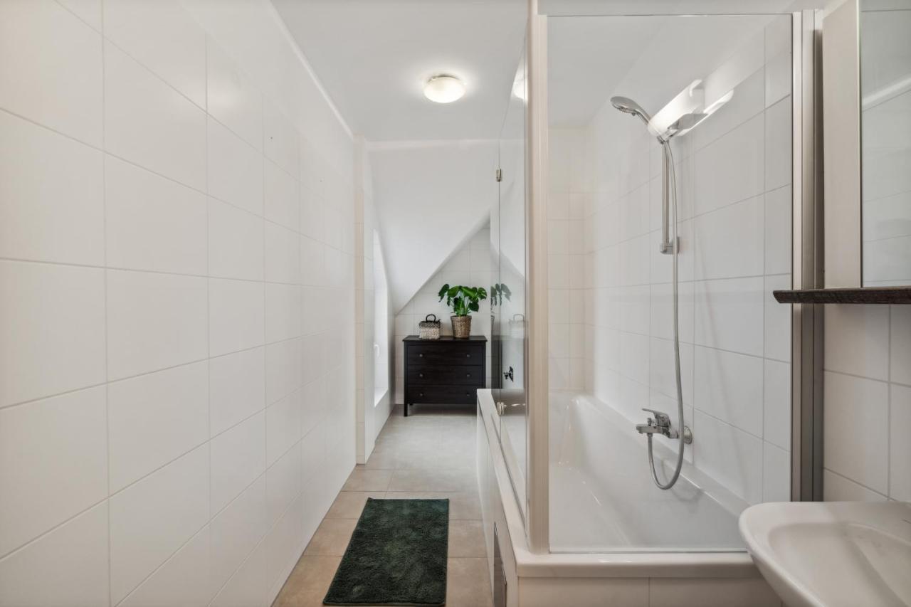 Design Apartments In Favoriten Wina Bagian luar foto