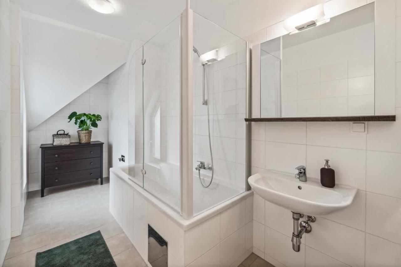 Design Apartments In Favoriten Wina Bagian luar foto